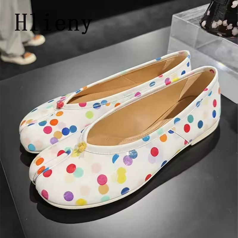 Street Fashion Walking - Sepatu Flat Wanita Hlieny Fashion Motif