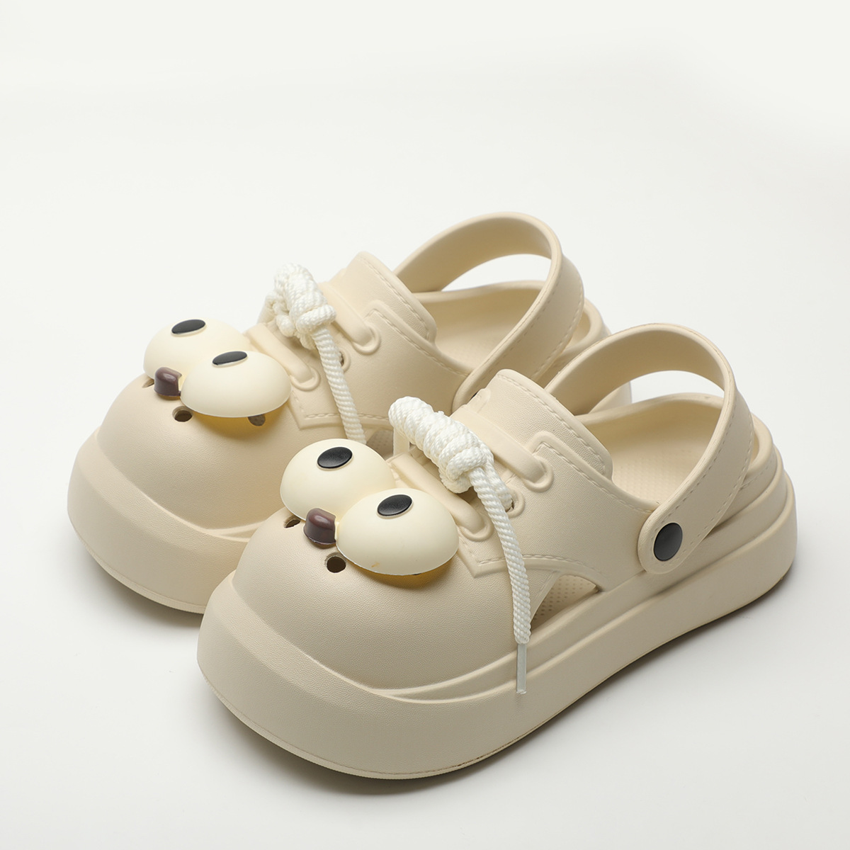 Street Fashion Walking - Sepatu Clog Fashion DIY Mata Besar
