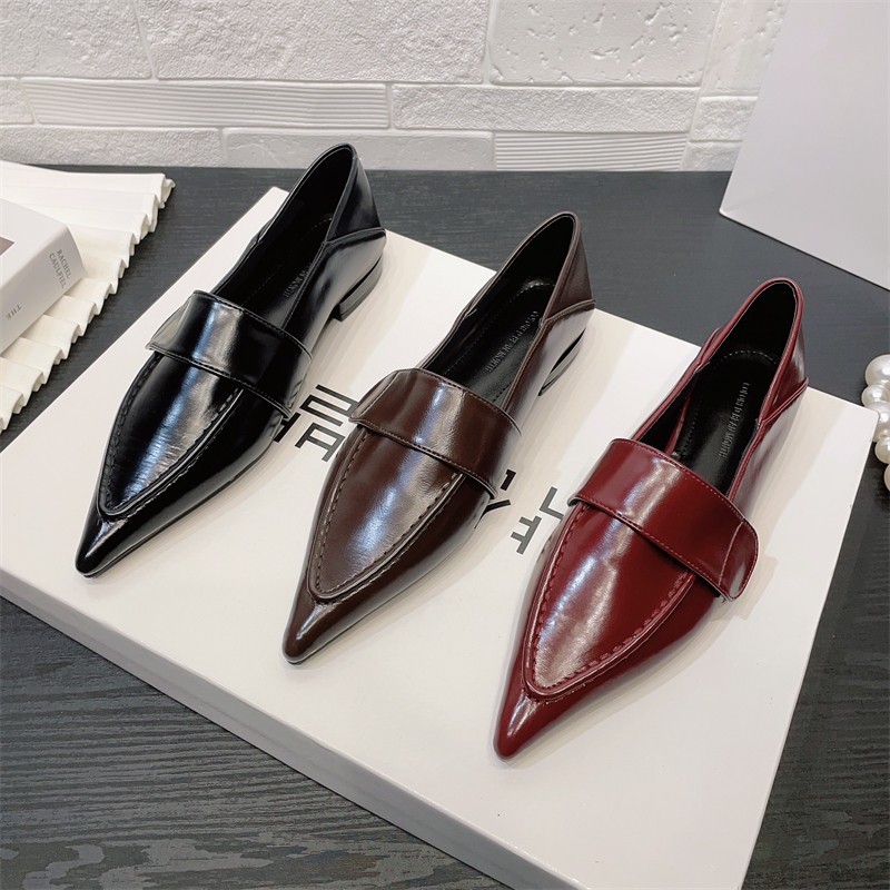 Street Fashion Walking - Sepatu Flat Ujung Lancip Wanita Fashion