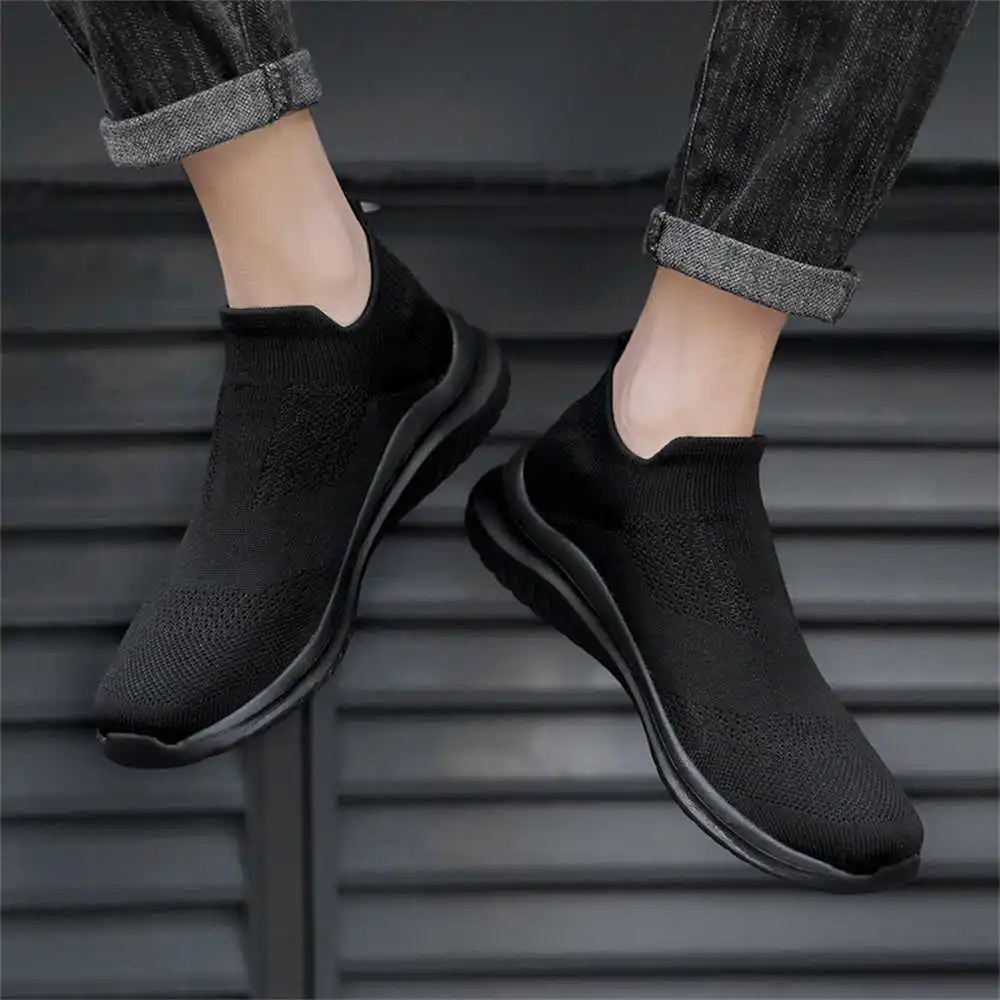 Street Fashion Uk - Sepatu olahraga pria, krem lembut baru